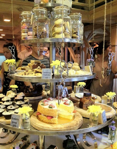 Cakes Bangkok Mr jones teddy bear orphange