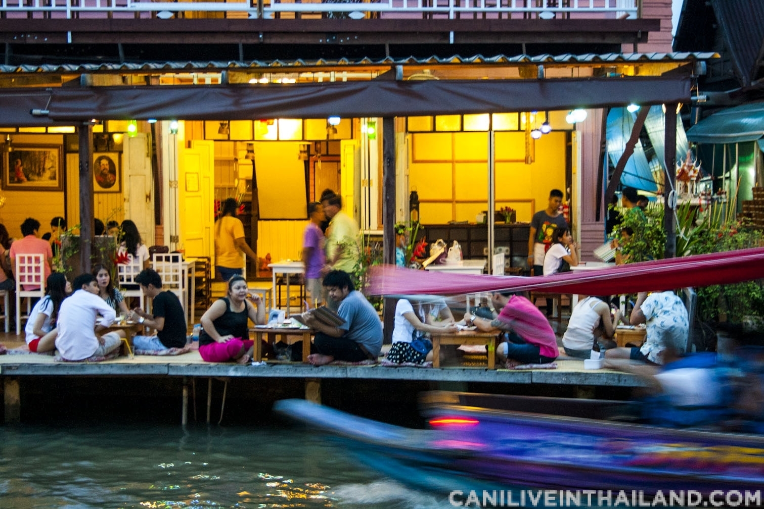 amphawa floating market