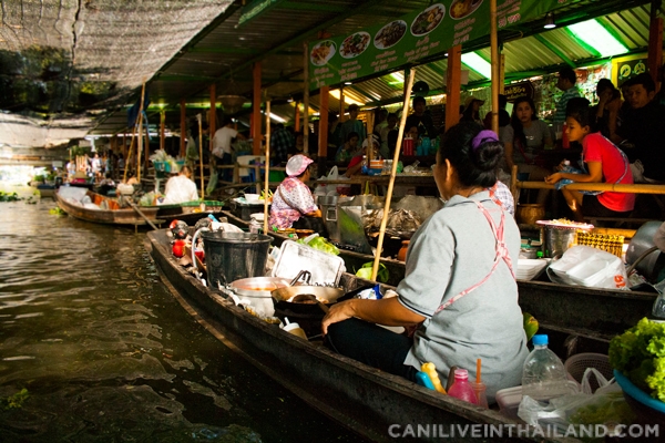 market khlong lat mayom